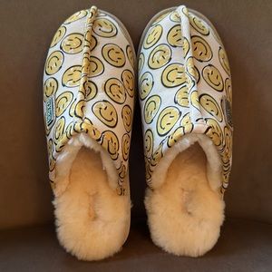 Unisex Australia Luxe Smiley Face Satin Mule slippers